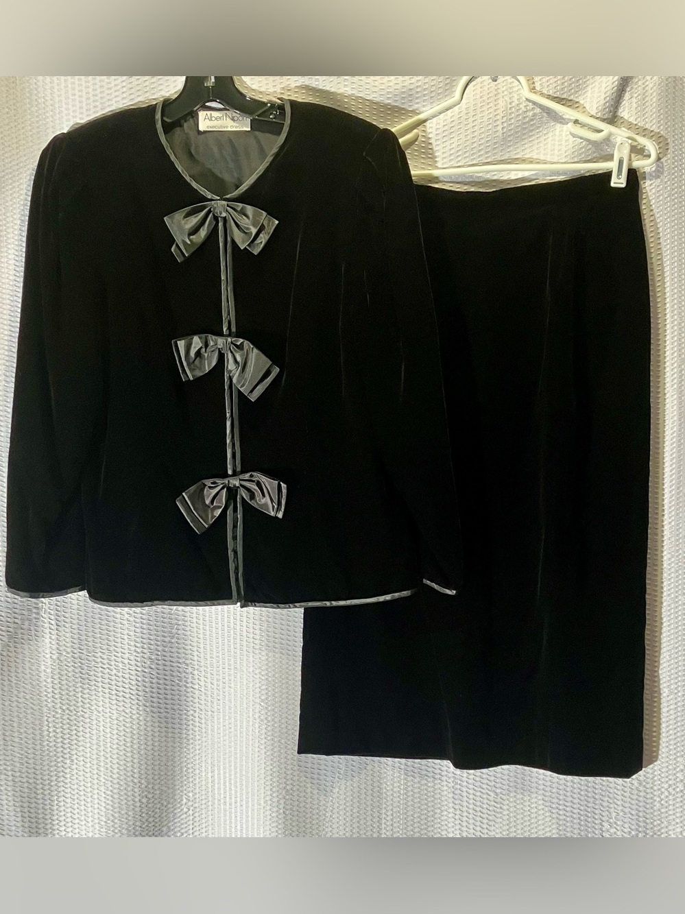 Albert Nipon Black Executive Dress Label Detail